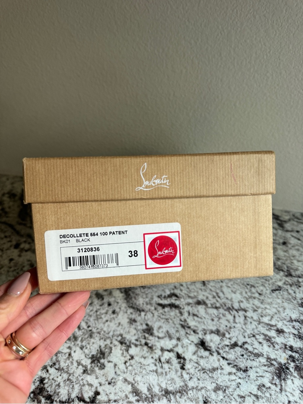 Iconic Red bottom heels from Christian Louboutin - Picture 8 of 13